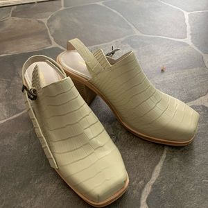 Intentionally Blank Mule